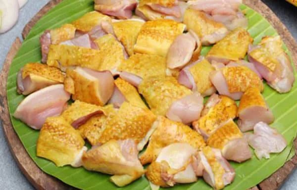 Free Range Smoky Turmeric Country Chicken / நாட்டு கோழி (With Skin) – Whole Curry Cut 1Kg